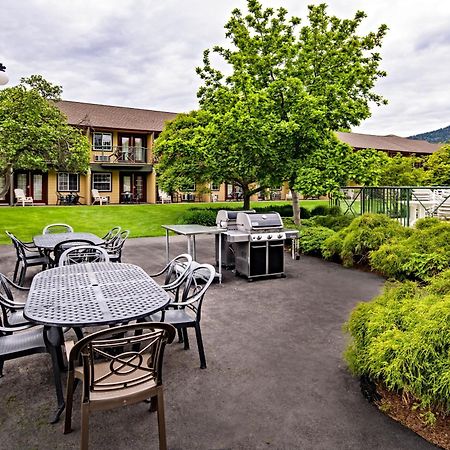 Balcomo, A Ramada By Wyndham Пентиктън Екстериор снимка