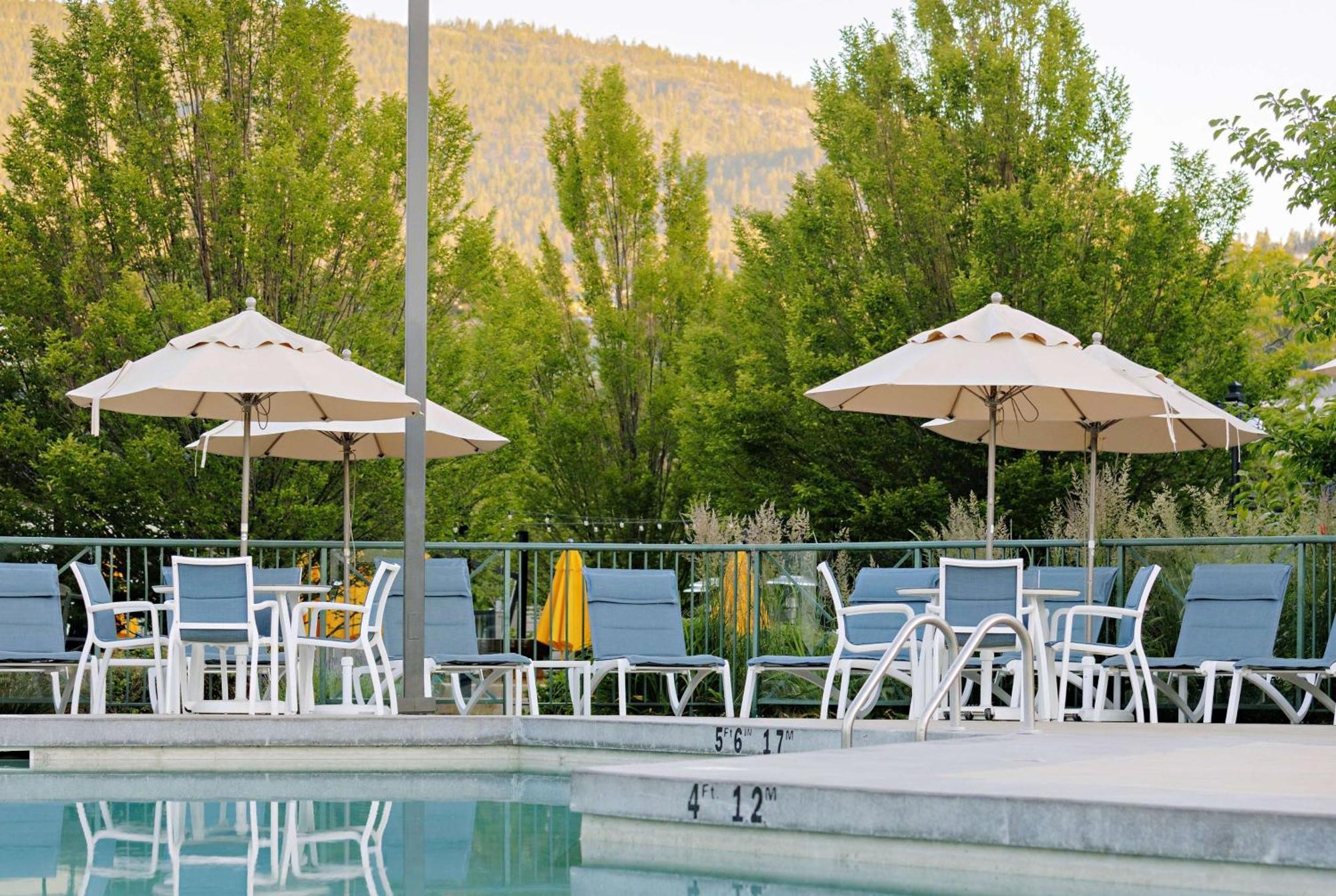 Balcomo, A Ramada By Wyndham Пентиктън Екстериор снимка